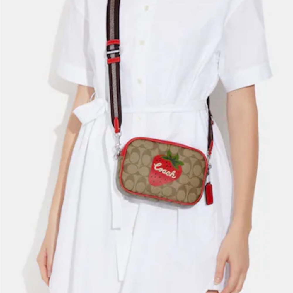 🌸NEW COACH 🍓CROSSBODY PURSE SIGNATURE COATED CANVAS AND SMOOTH LEATHER.